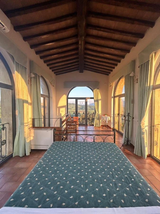 "Villa Bizzi" Monte Castelli Luaran gambar