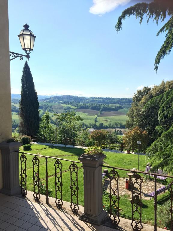 "Villa Bizzi" Monte Castelli Luaran gambar