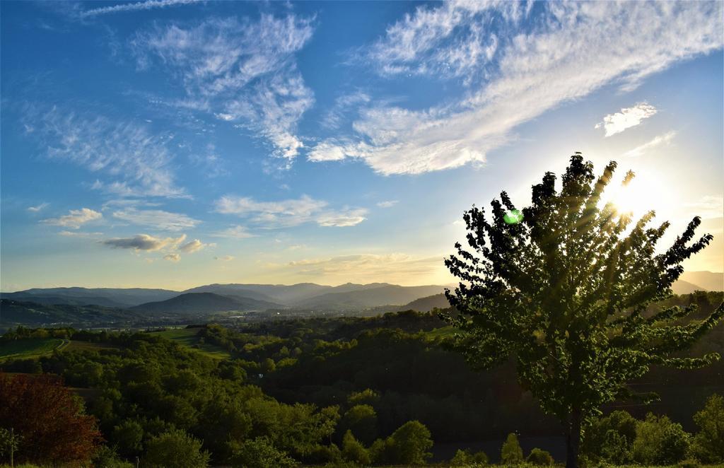 "Villa Bizzi" Monte Castelli Luaran gambar